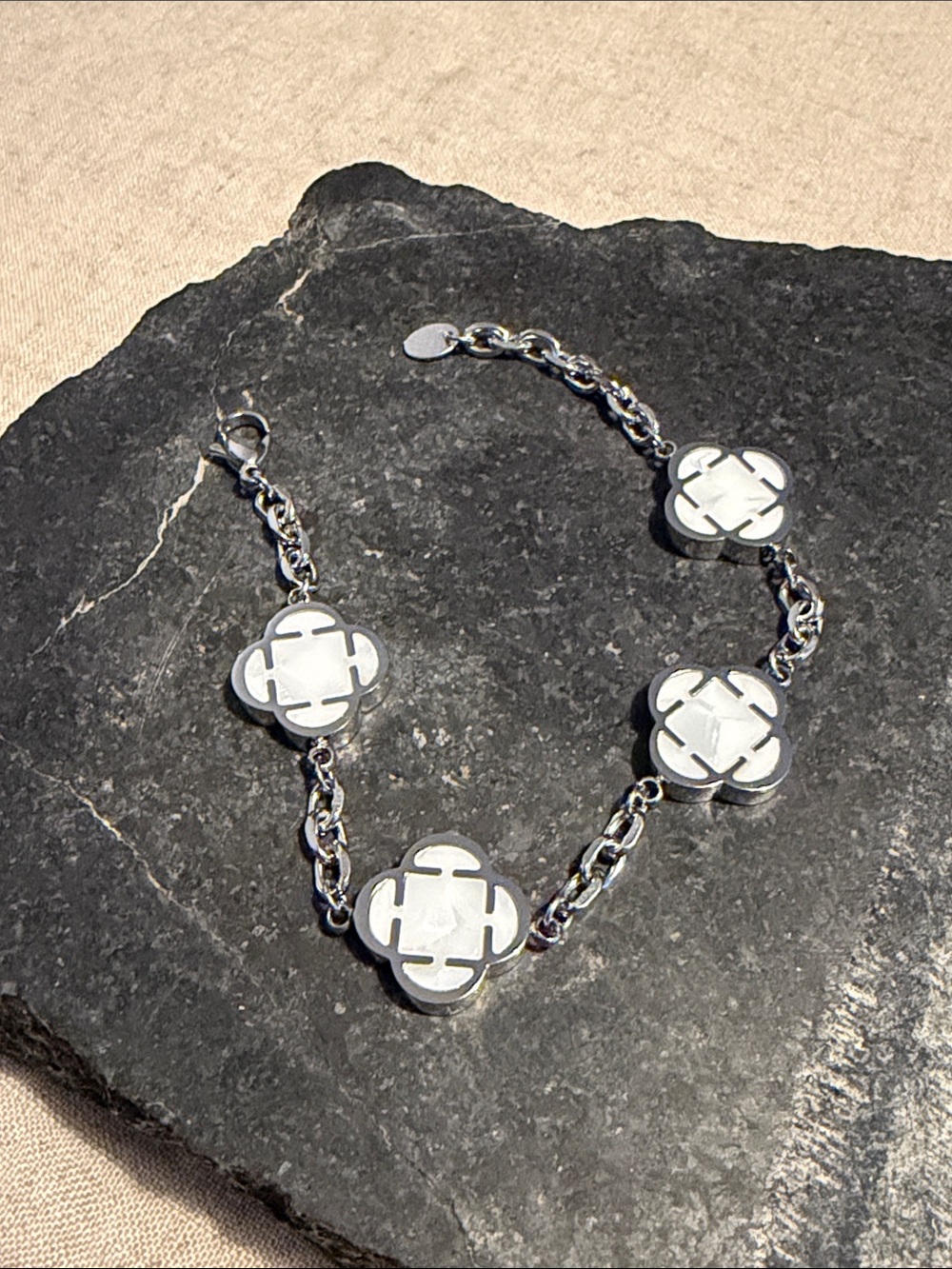 Silver Clover Link Bracelet - Mother of Pearl Inlay.